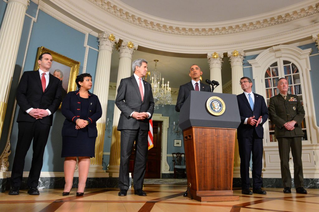 President Barack Obama, at lectern, delivers remarks on the global campaign to defeat with the Islamic State of Iraq and the Levant and other issues. Feb. 25, 2016. State Department photo.