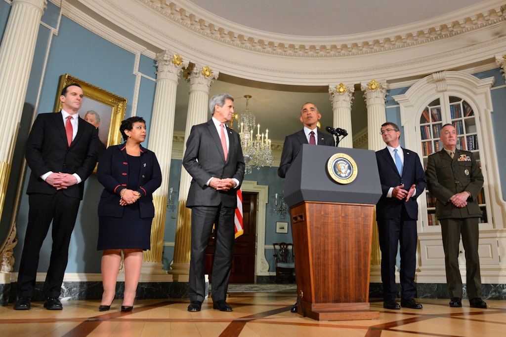 President Barack Obama, at lectern, delivers remarks on the global campaign to defeat with the Islamic State of Iraq and the Levant and other issues. Feb. 25, 2016. State Department photo.