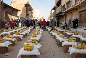 Syria, Al Mayadeen, Deir Ezzor (Deir Ez-Zor) governorate, 11 October 2020

In the Photo: WFP food distribution in Al Mayadeen city
(Deir Ezzor governorate).

Photo: WFP/Taha Hussain
