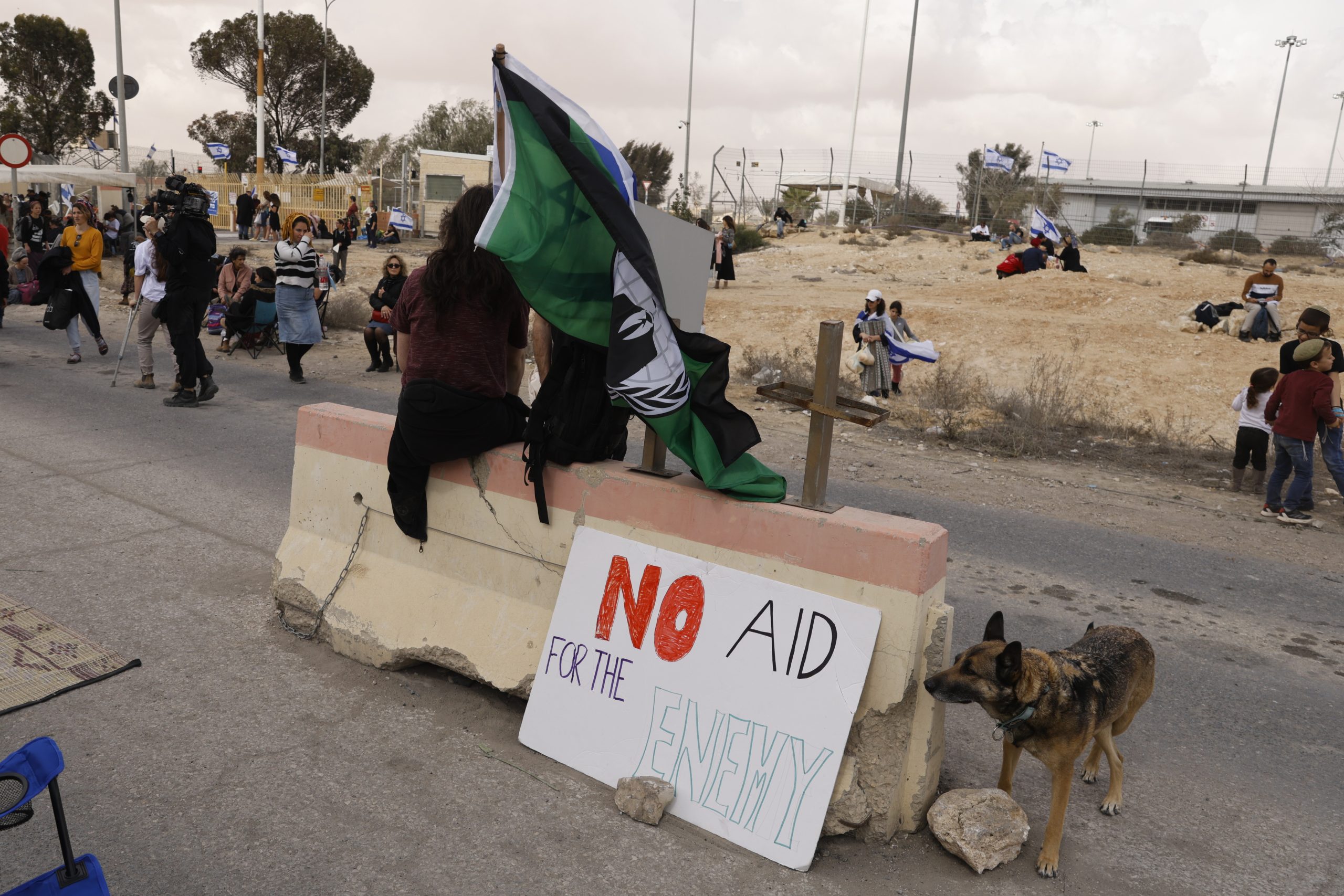 Israeli protesters block humanitarian aid trucks entering Gaza at the Nitzana crossing on February 27, 2024 in Nitzana, Israel. Source: Amir Levy/Getty Images