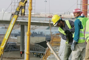 Laborers work on a bridge on a large construction site.
Credit : ILO/Apex Image
Date : 2010
Country : Jordan